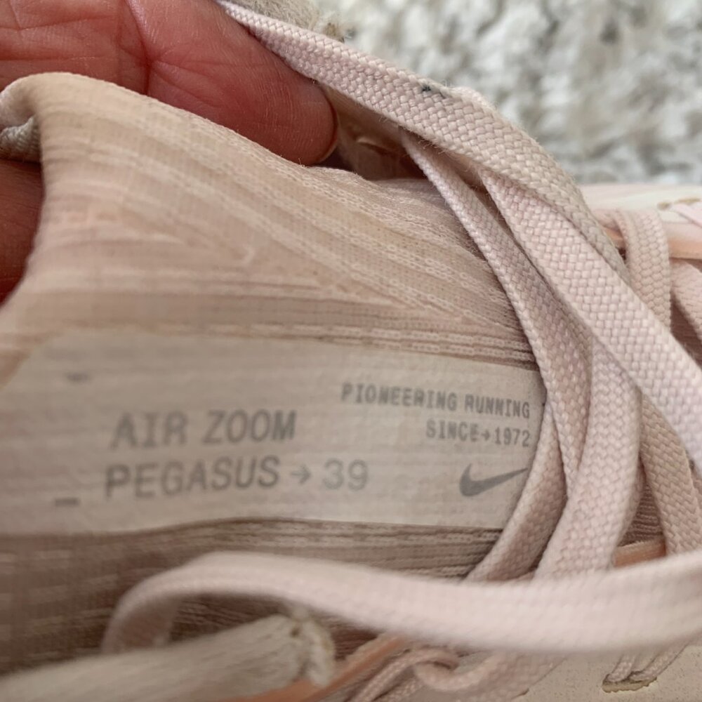 NIKE Air Zoom Pegasus 39, Light/Soft pink, size 7.5 - Picture 9 of 12